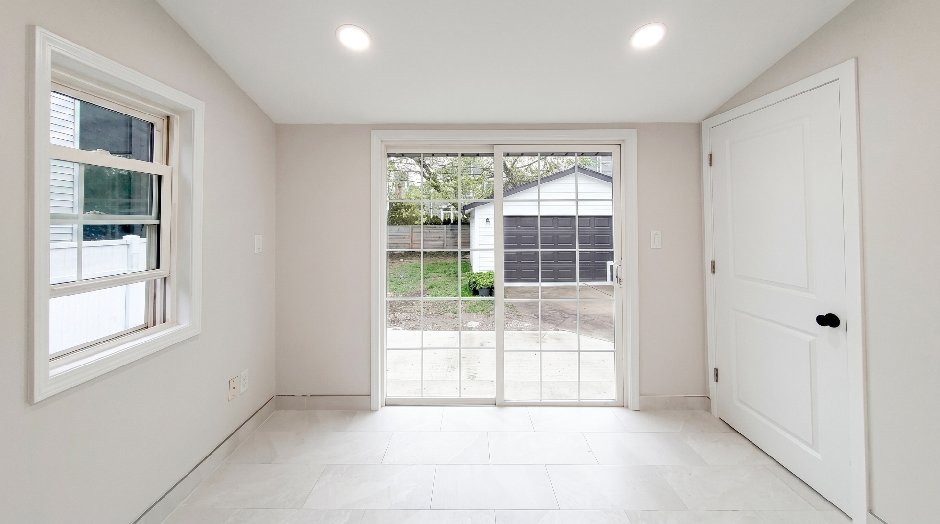631 Humphrey Avenue — photo 10