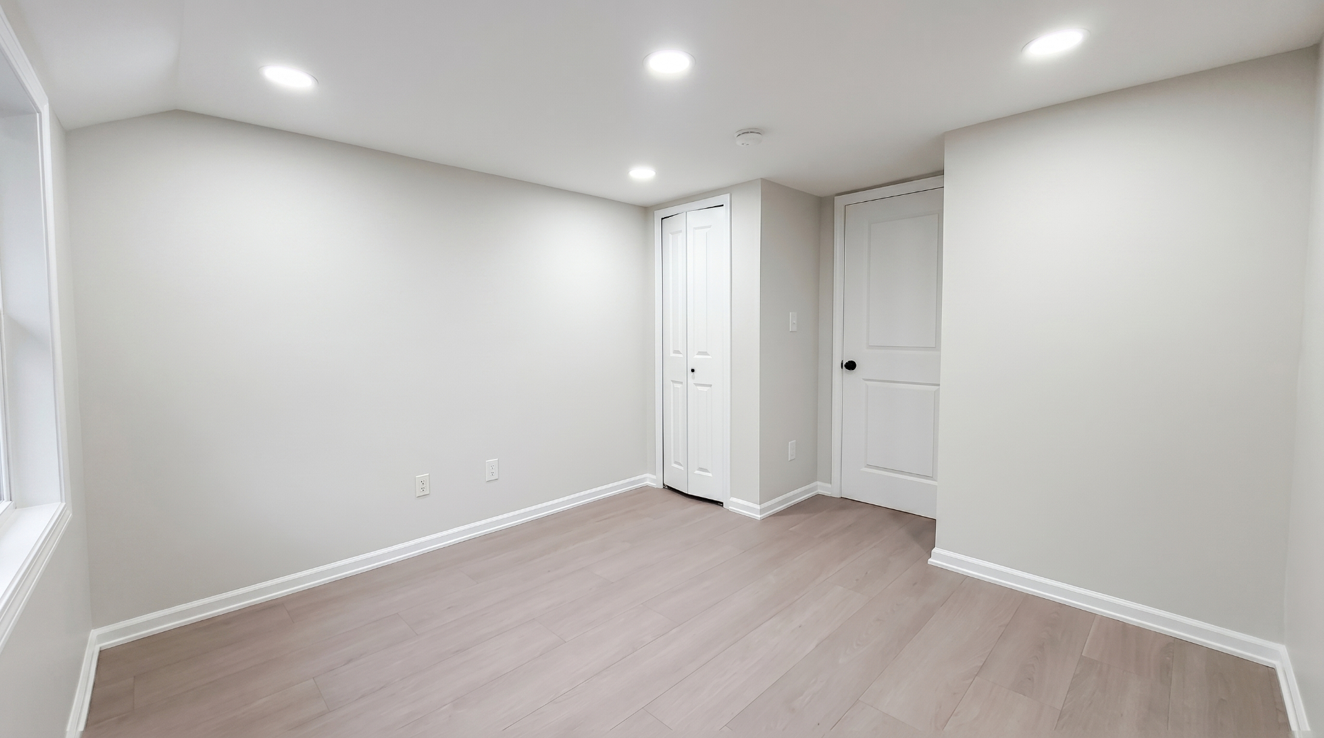631 Humphrey Avenue — photo 16