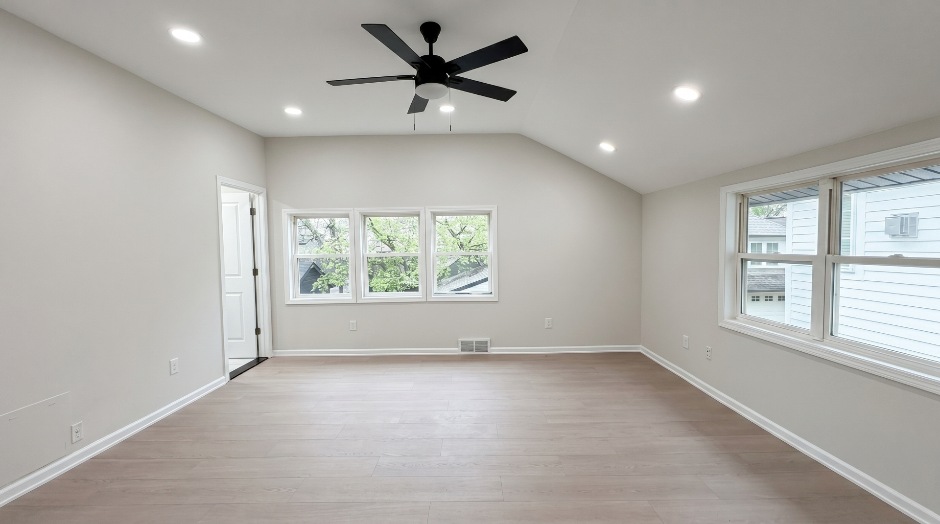 631 Humphrey Avenue — photo 21