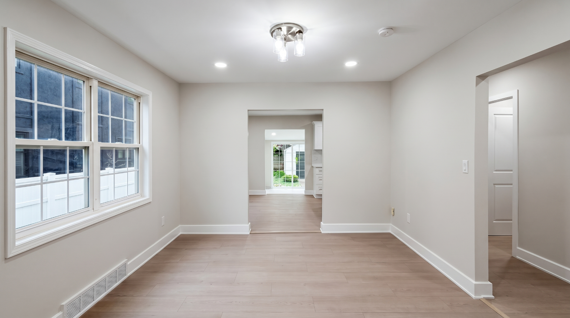 631 Humphrey Avenue — photo 6